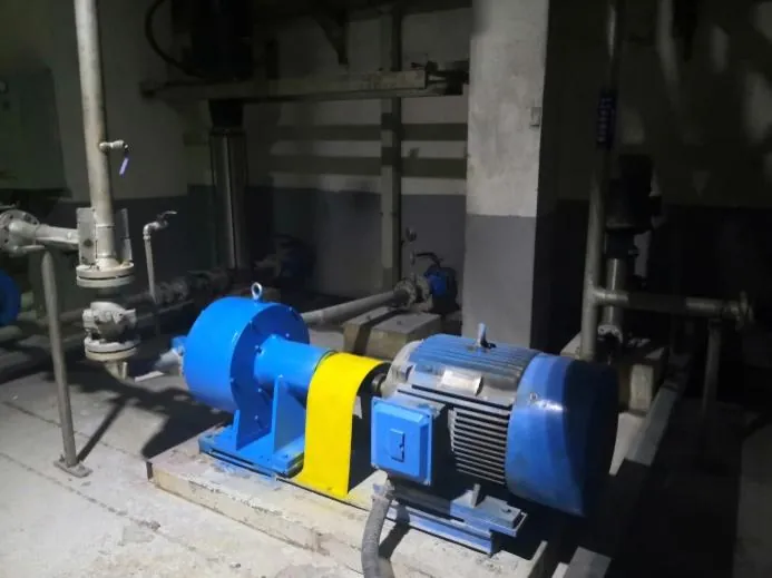 Pitot tube pump for wire and net-cage flushing in a paper mill