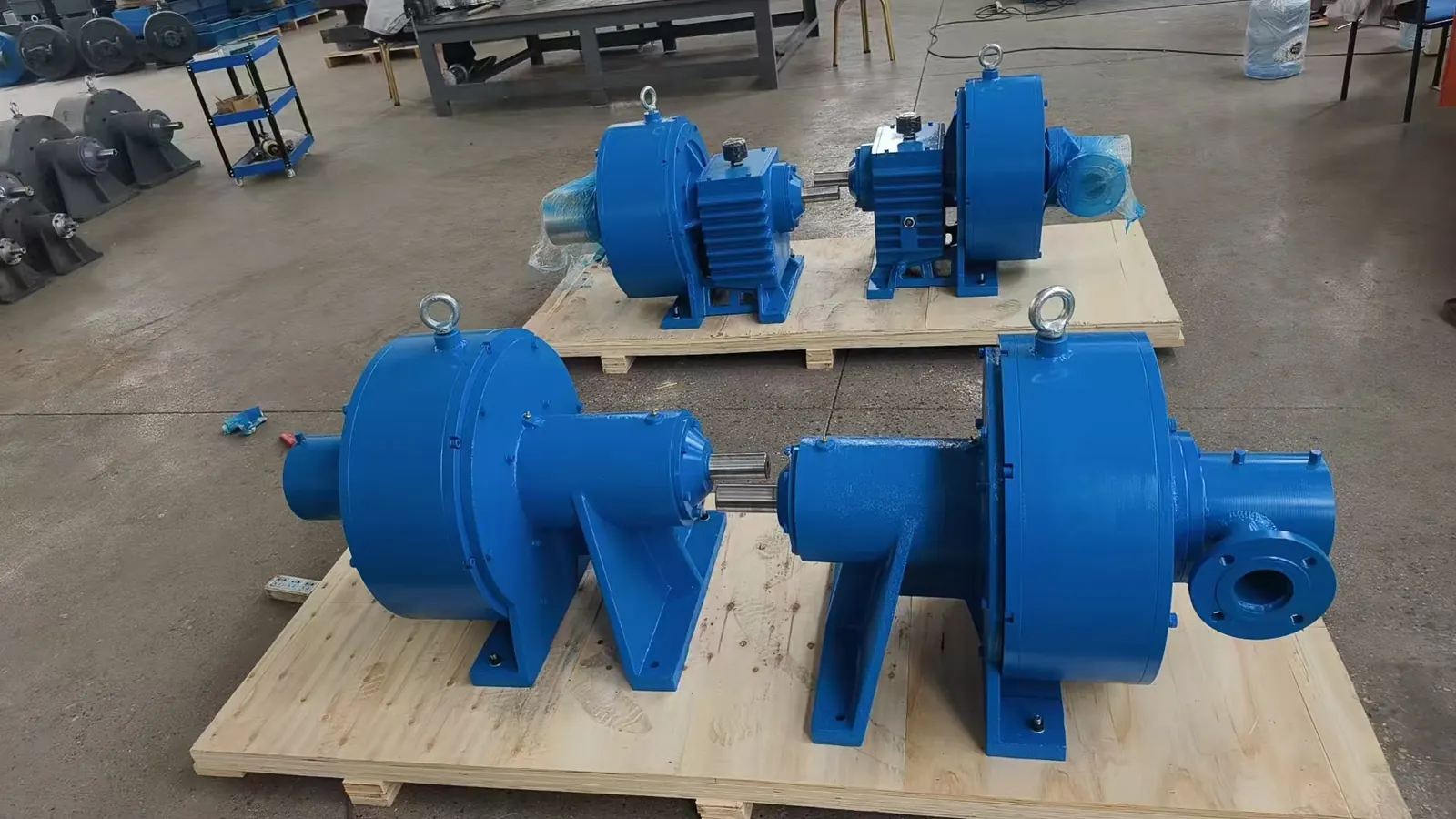 EHIK bare-shaft pitot tube pumps with bearing frames on a shipping pallet